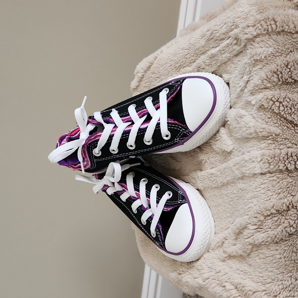 Converse Raw Edge Canvas Sneakers 534864F - Women's Sz 6